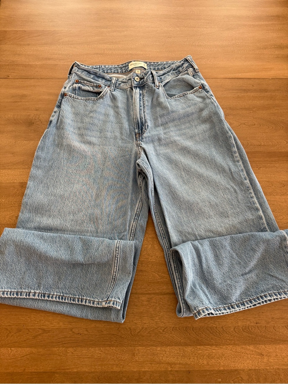 Abercrombie & Fitch “The Wide Leg” Curve Love Jean